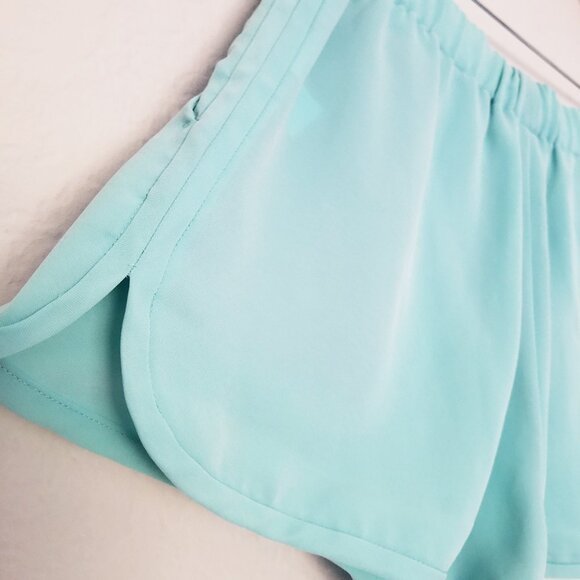 Rag & Bone Jess Short in Aqua Sky Blue Size 8 $255 USA Designer Flowy Curved Hem - Picture 14 of 16